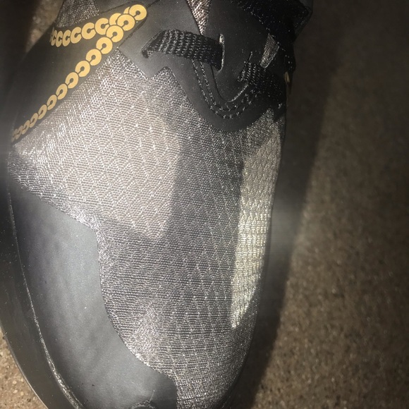 🆕Nike Zoom Gravity “Glam Dunk” Metallic Sneakers - Picture 8 of 12